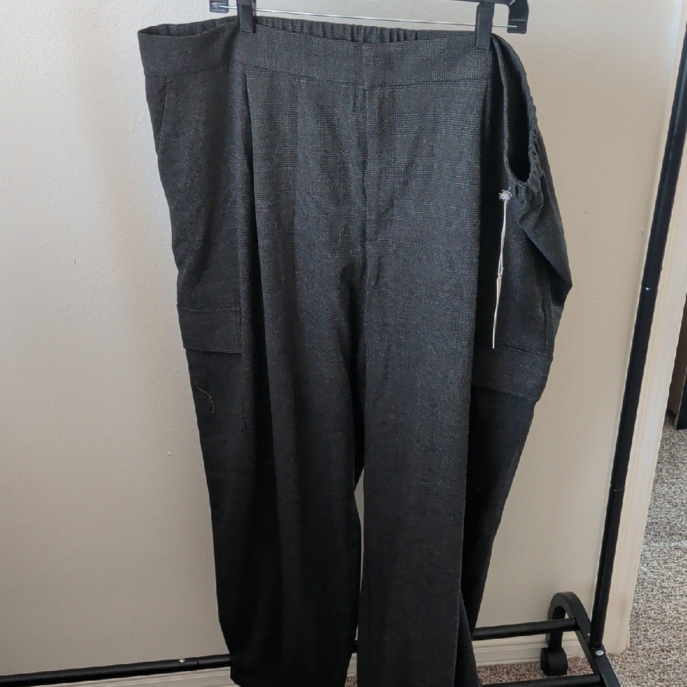 a new day Woman's Charcoal Cargo Pants
